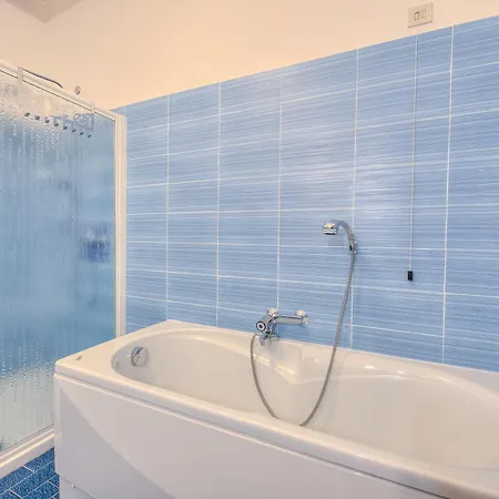 Anita Lake, 2br Retreat W/ Shared Pool And Gym - Happy Gemonio